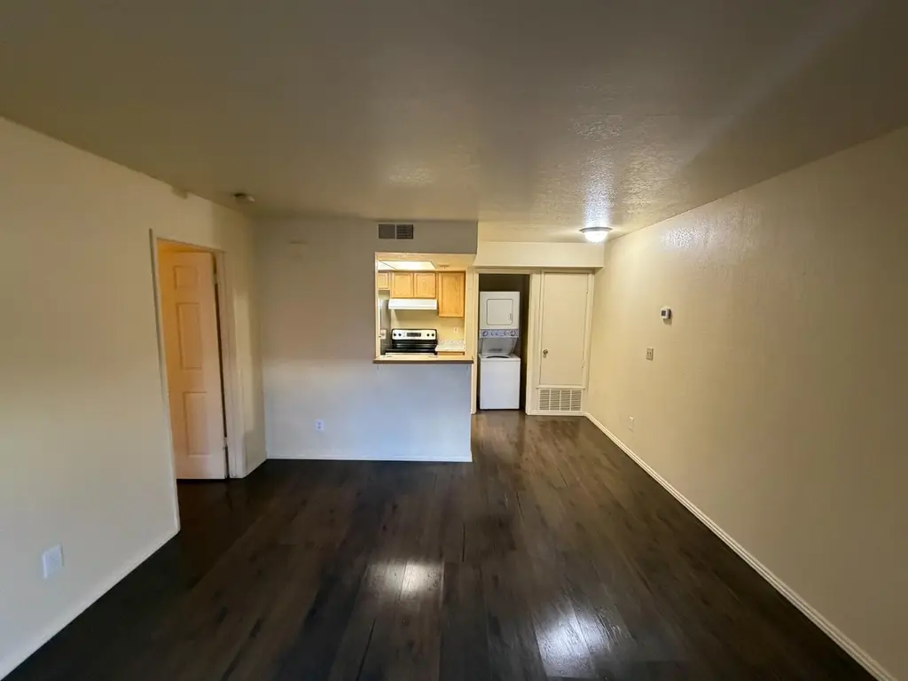 1661 Pyrenees Ave #70