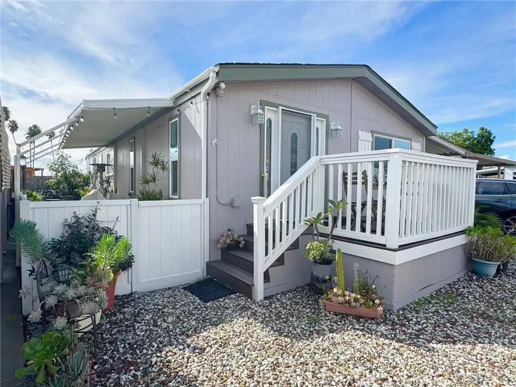 2755 Arrow Hwy #52