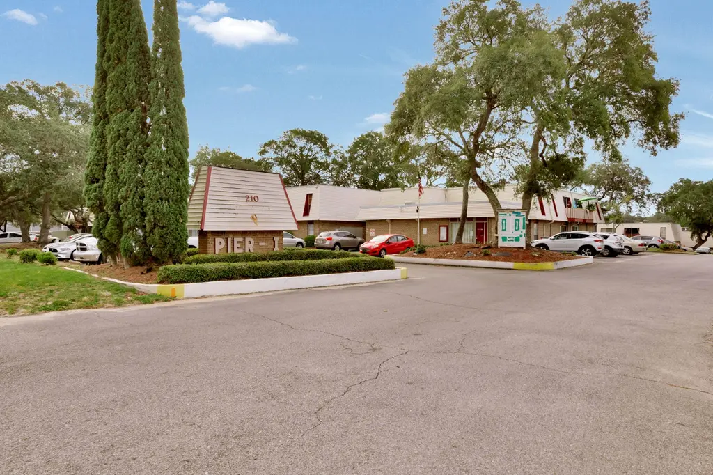 210 Pelham Rd Unit 201B