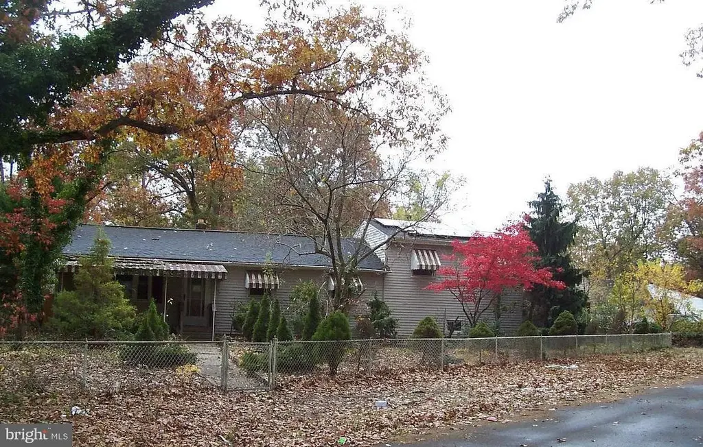 107 Delwyn Ln