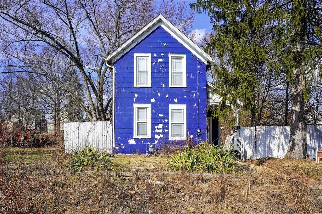 131 W Miller Ave