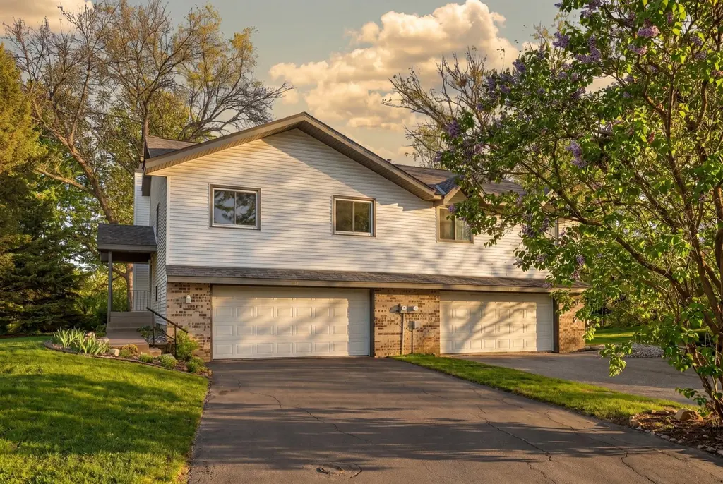 9843 Cavell Cir
