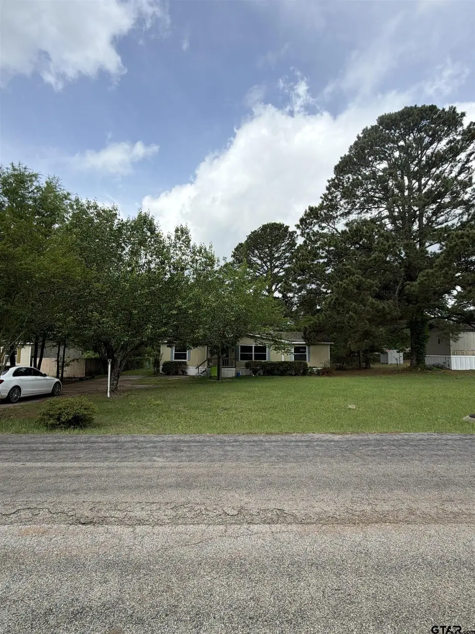 10723 Littlefield Dr