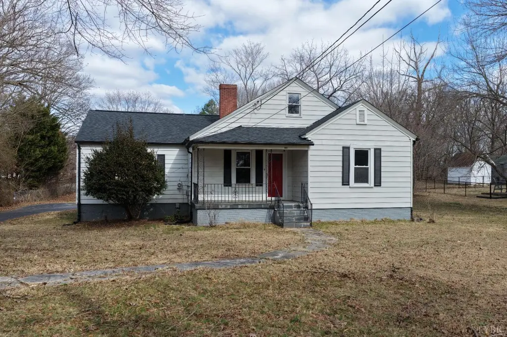 108 Parkway Dr