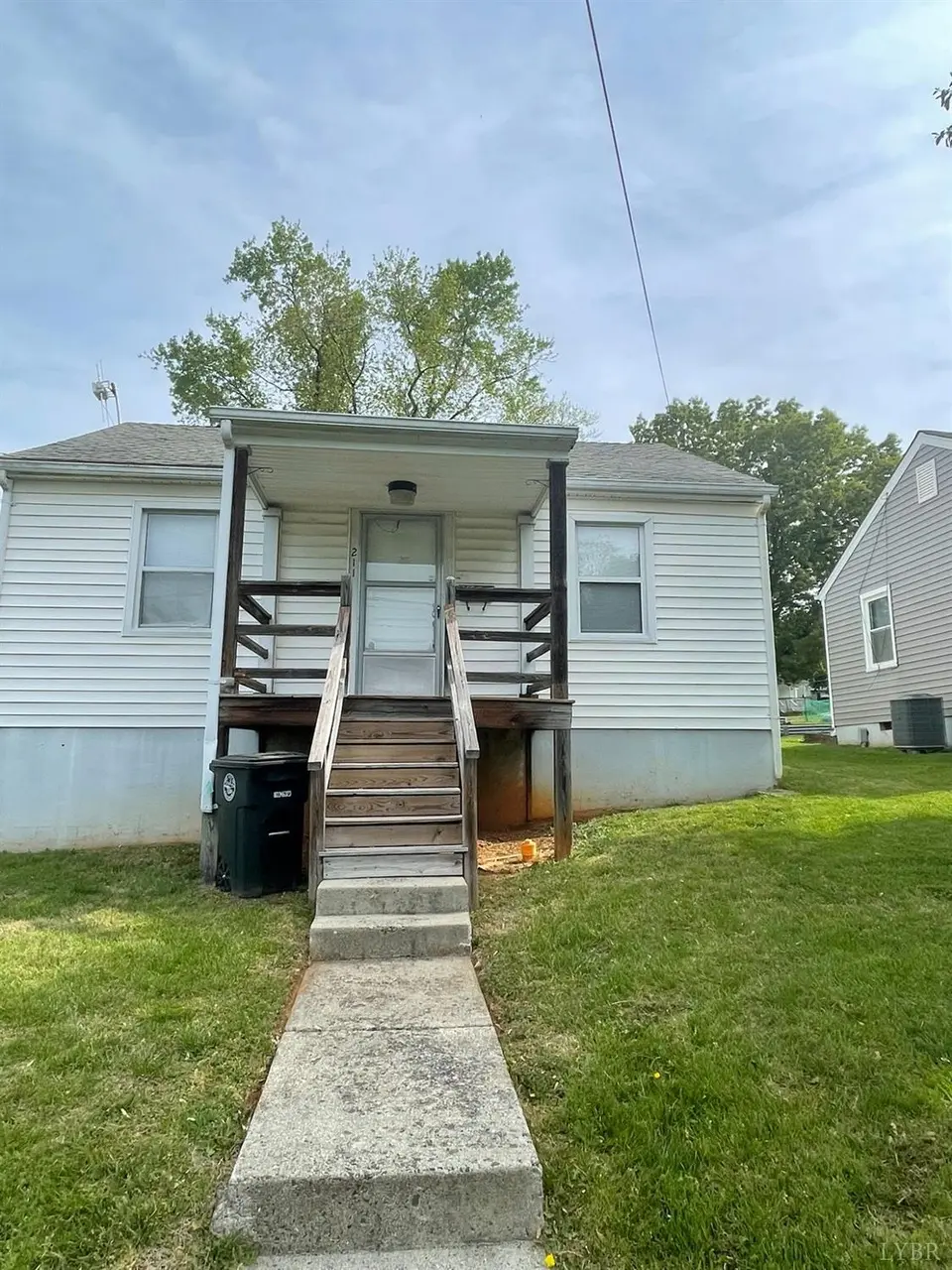 211 College Dr