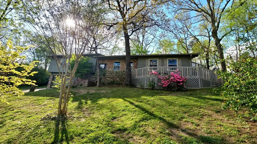 501 Glen Ln