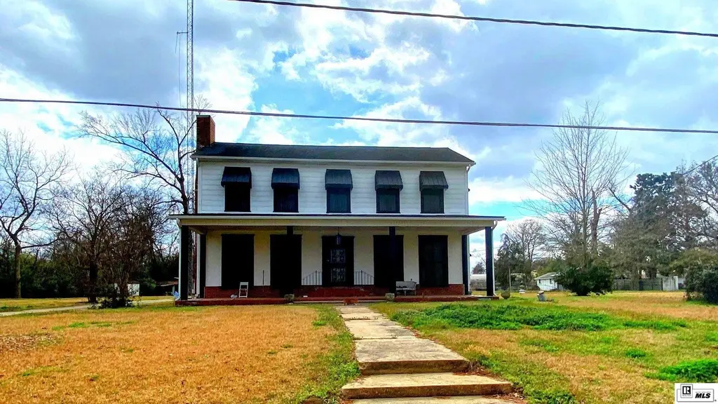 106 N Lincoln St