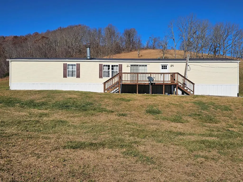 160 Riverbend Ln