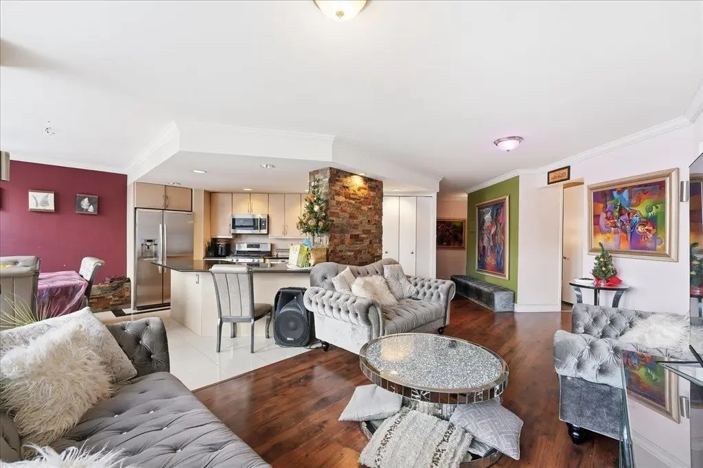7004 BLVD E Unit 8C