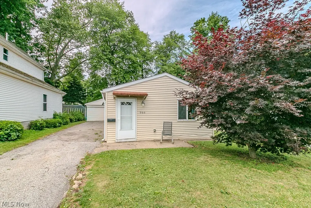 966 Windermere Dr
