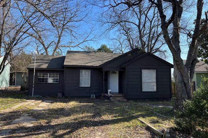 1104 Bell Dr