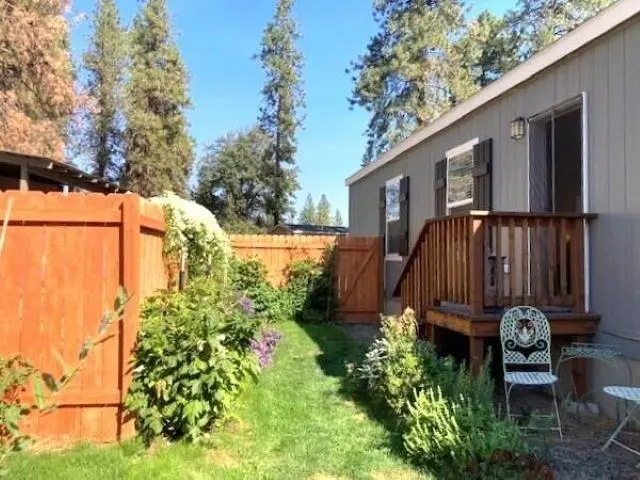 5 Columbia Dr #9