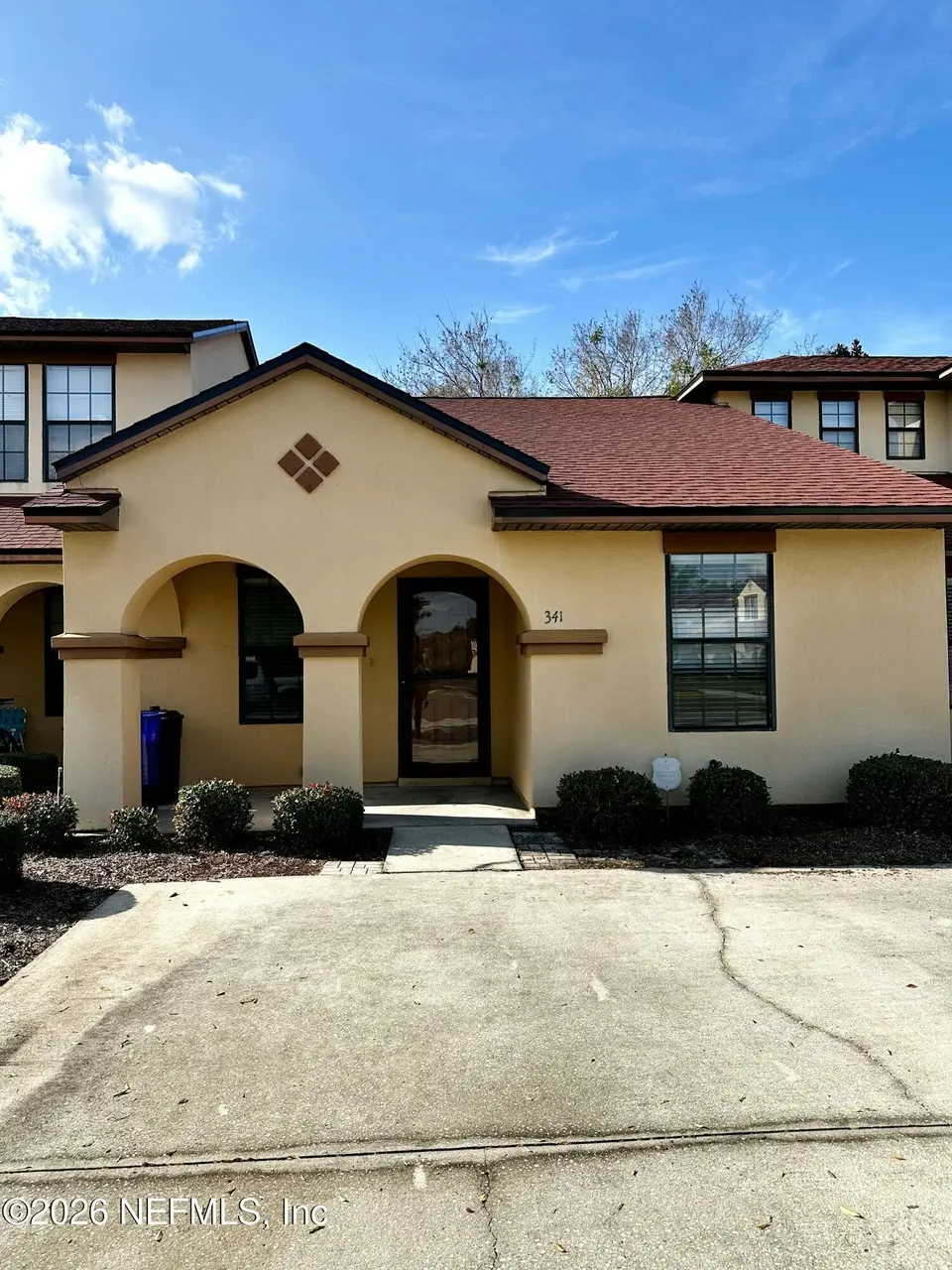 341 Redwood Ln