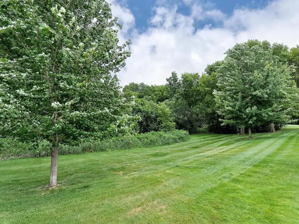 2545 Brookdale Ln