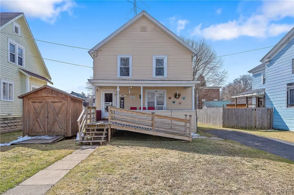 608 Seneca St
