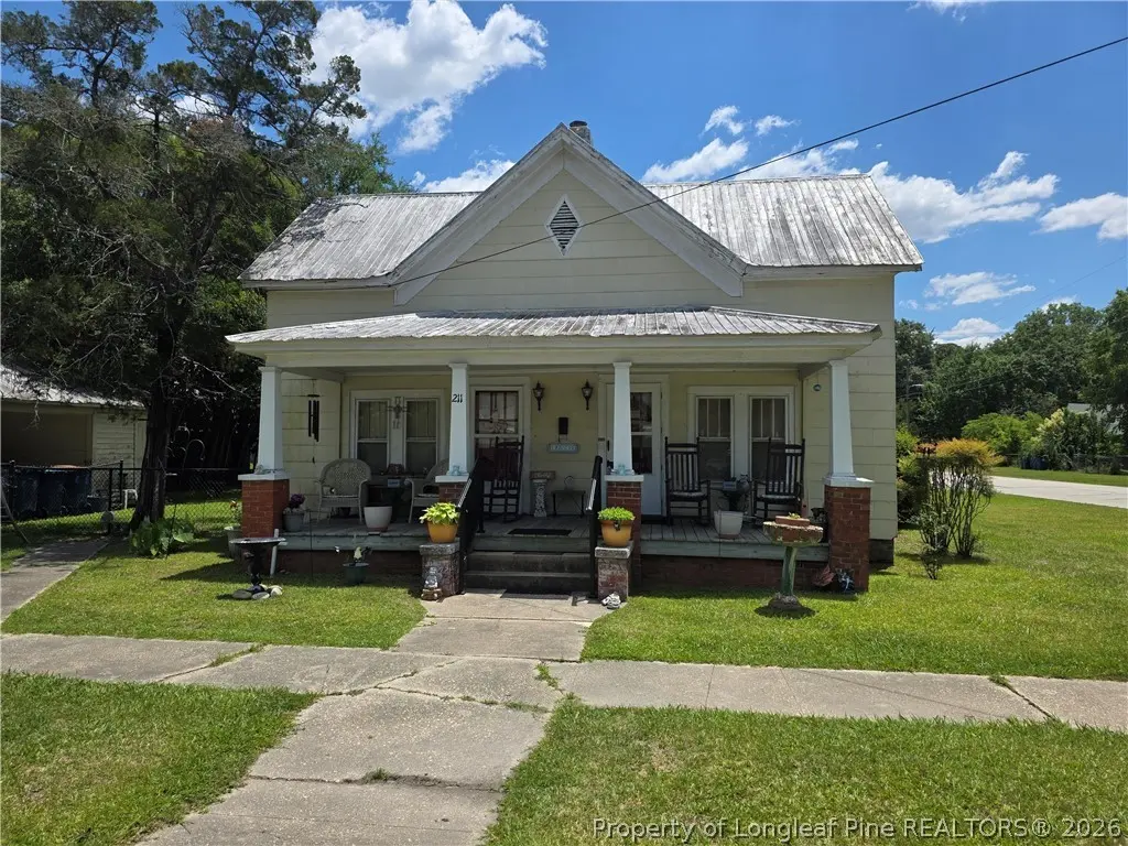211 S Elm Ave