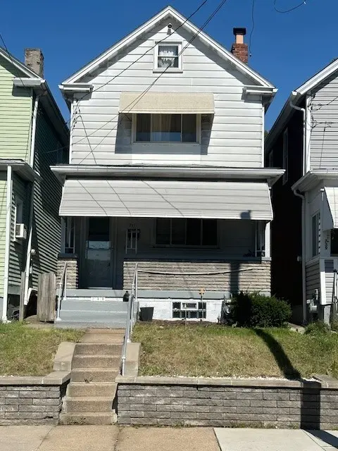 741 Waddell Ave