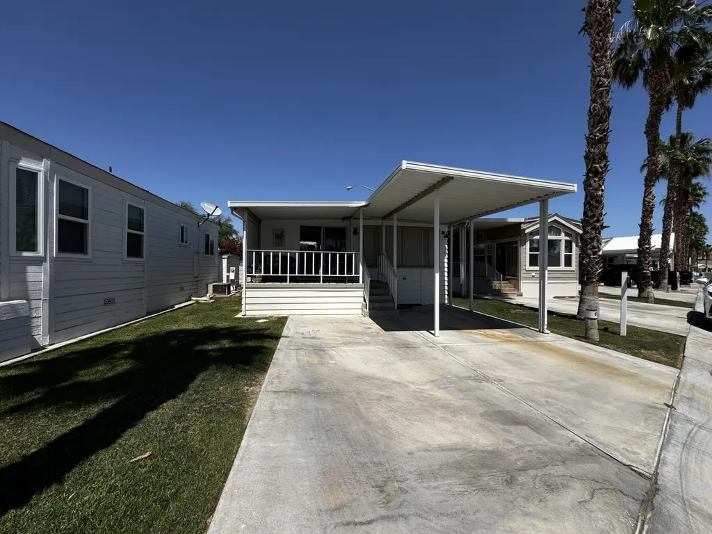 84136 Avenue 44 #602