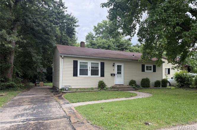 636 Royal Heights Rd