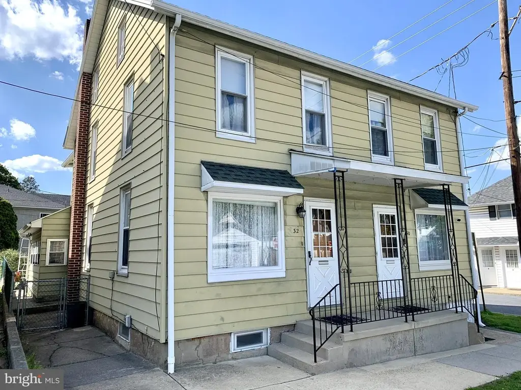32 Lash St