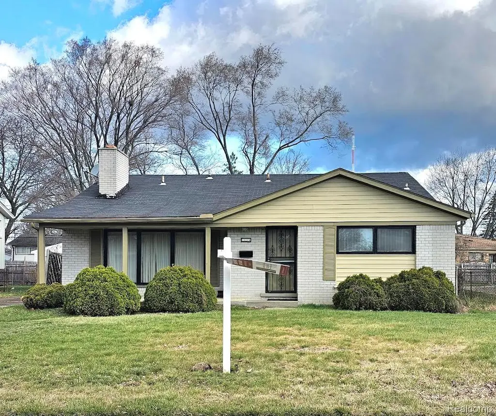 16024 Stratford Dr