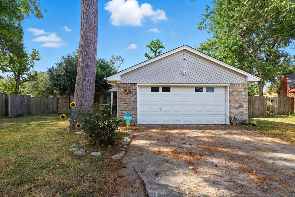 23907 Conefall Ct