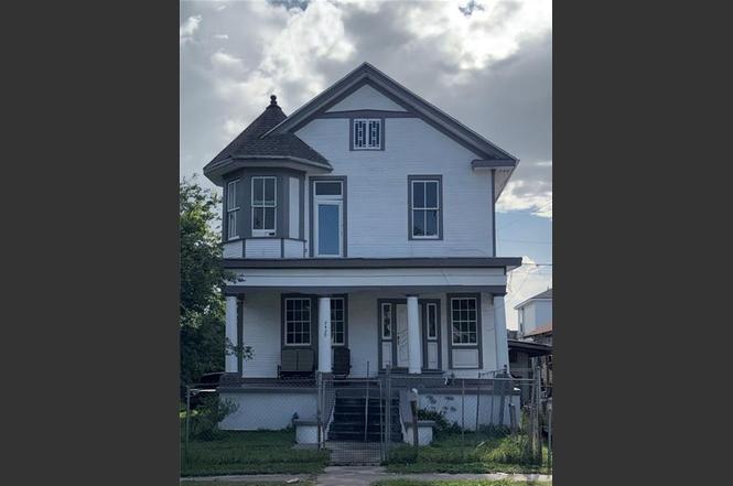 2430 Franklin Ave