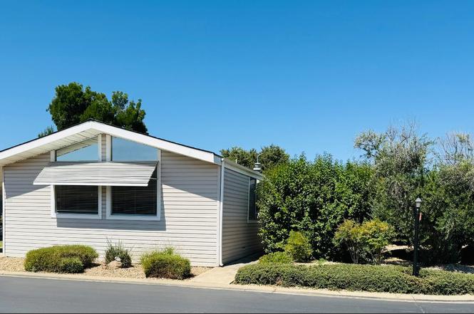 2240 Golden Oak Ln #134