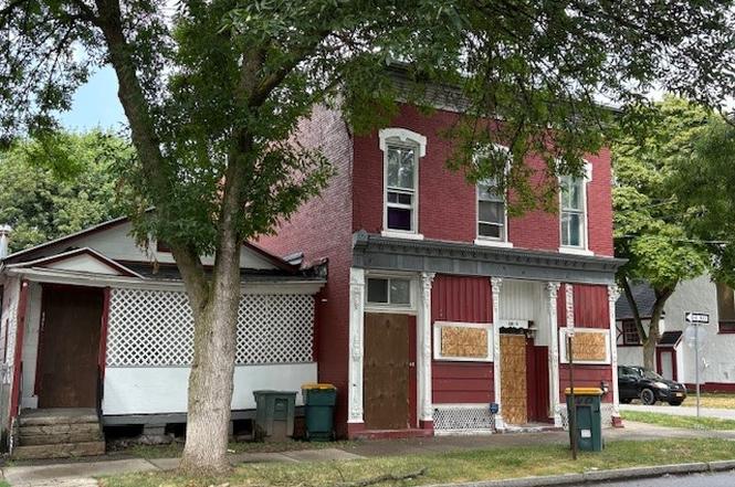 140 Campbell St