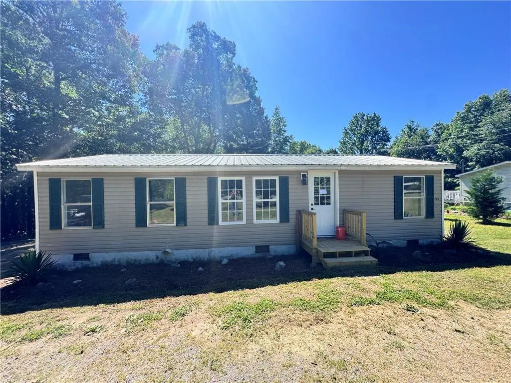 713 Woods Rd