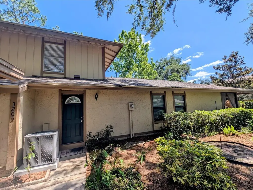 3205 Deer Ct