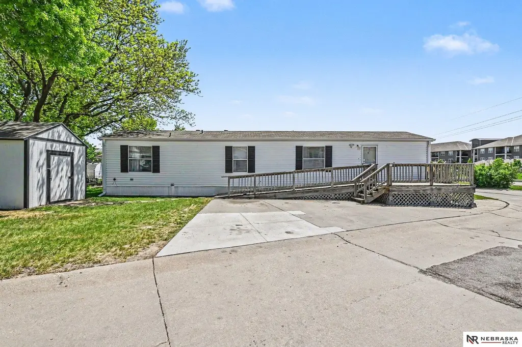 910 W 6th ST Lot 23 St
