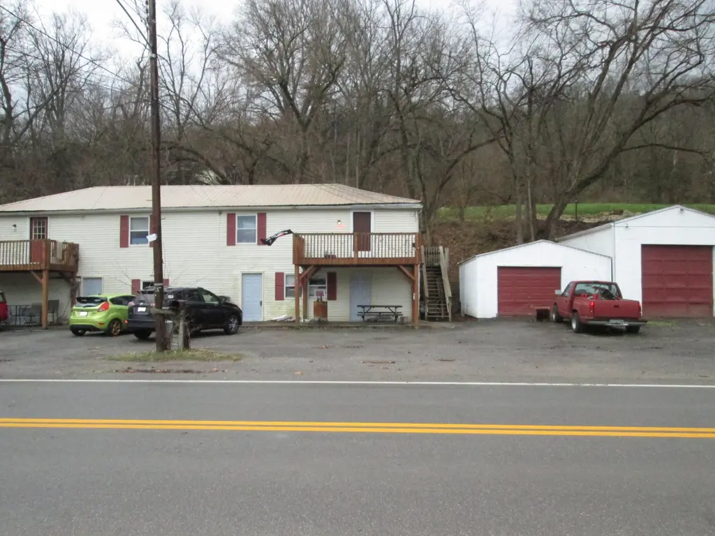 427 River Rd