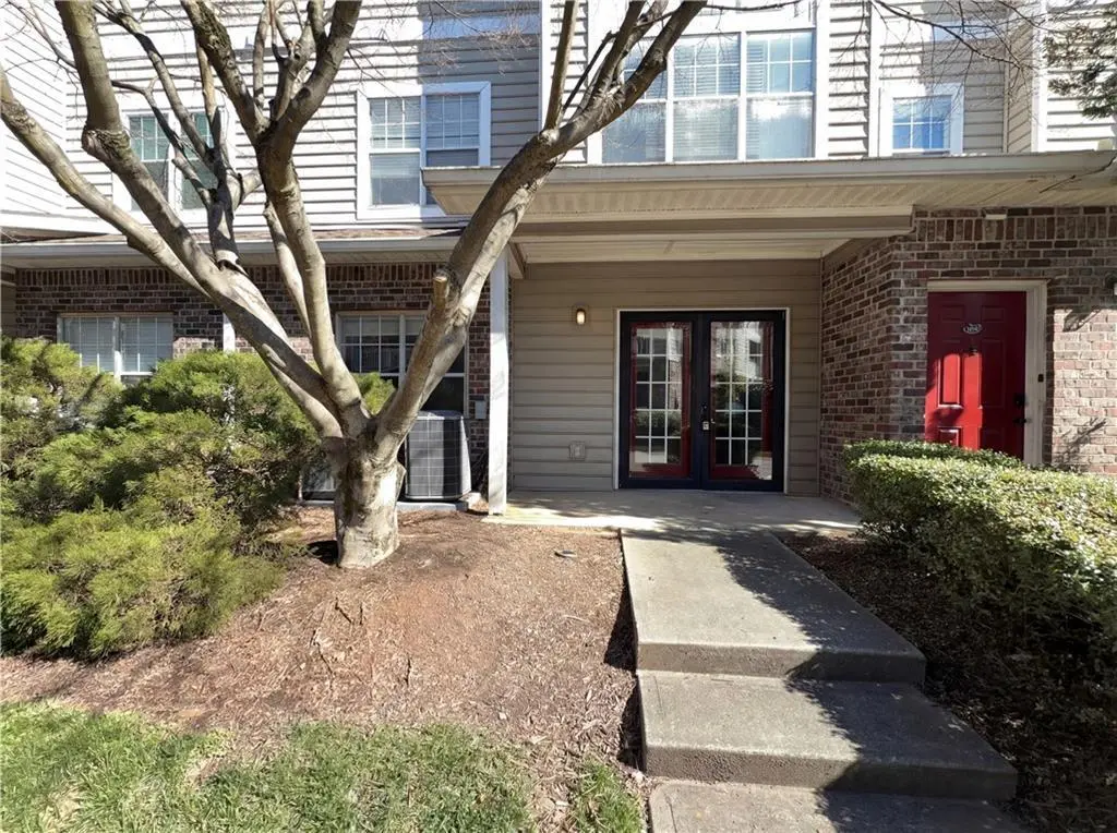 2700 Pine Tree Rd NE #3006