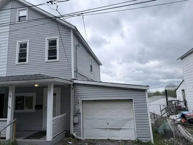 729 Third St
