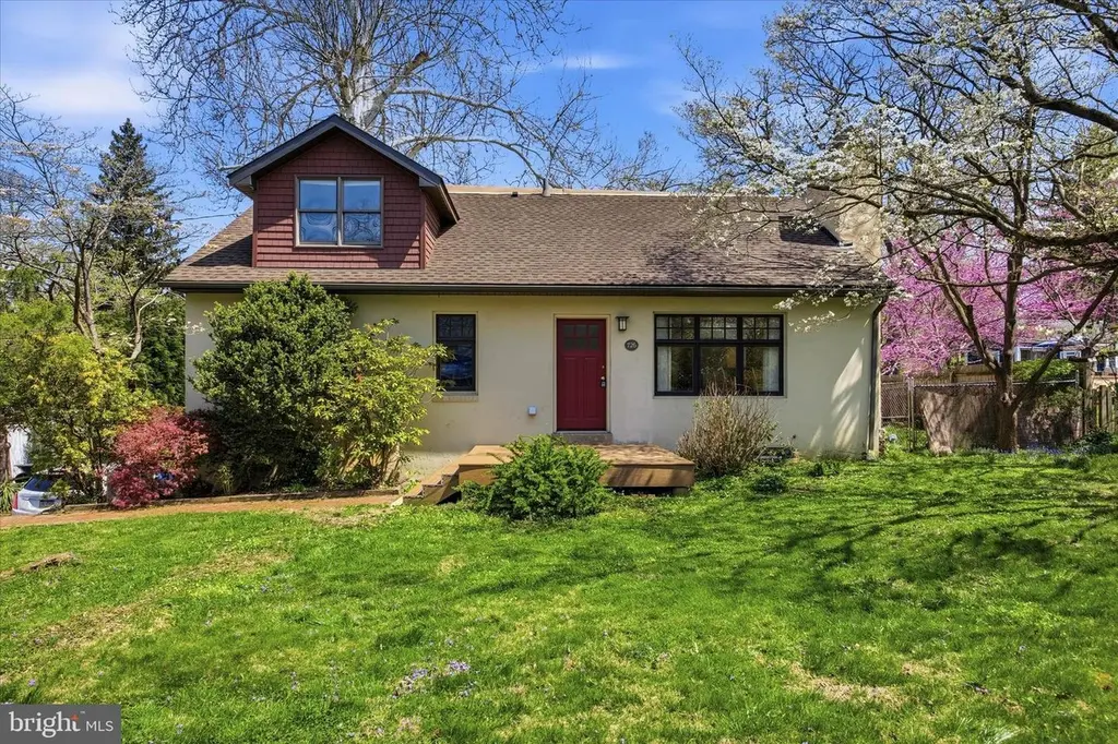 726 Crooked Ln