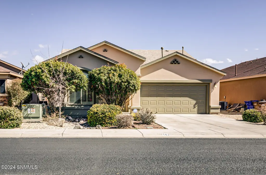 7562 Sierra De Luna Pl
