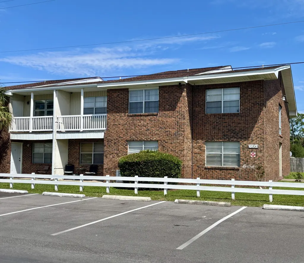 605 Colonial Dr #2