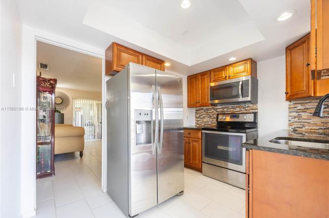 312 NE 17th Ave #202