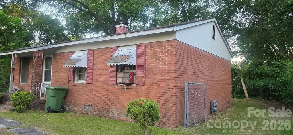 806 N Brunson St