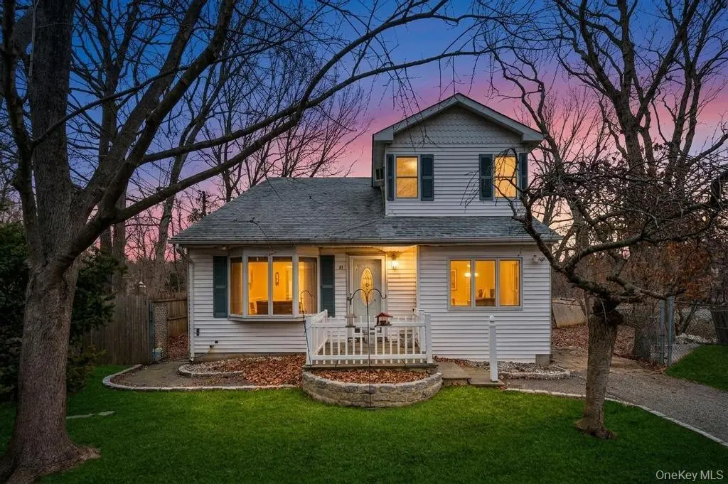 34 Pinelawn Ave