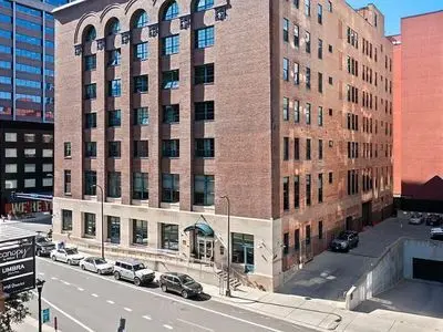250 Park Ave