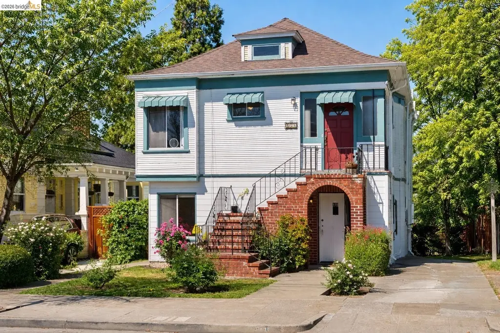 876-880 52nd St