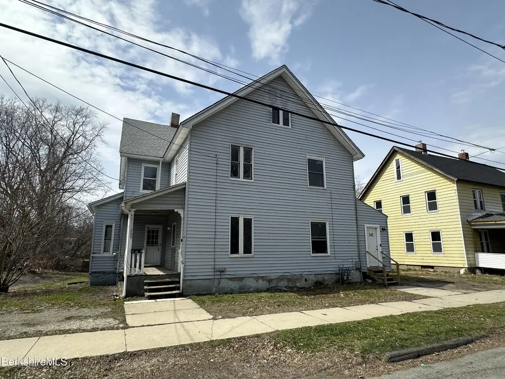 139 Robbins Ave