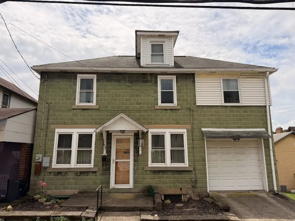 156 Center Ave