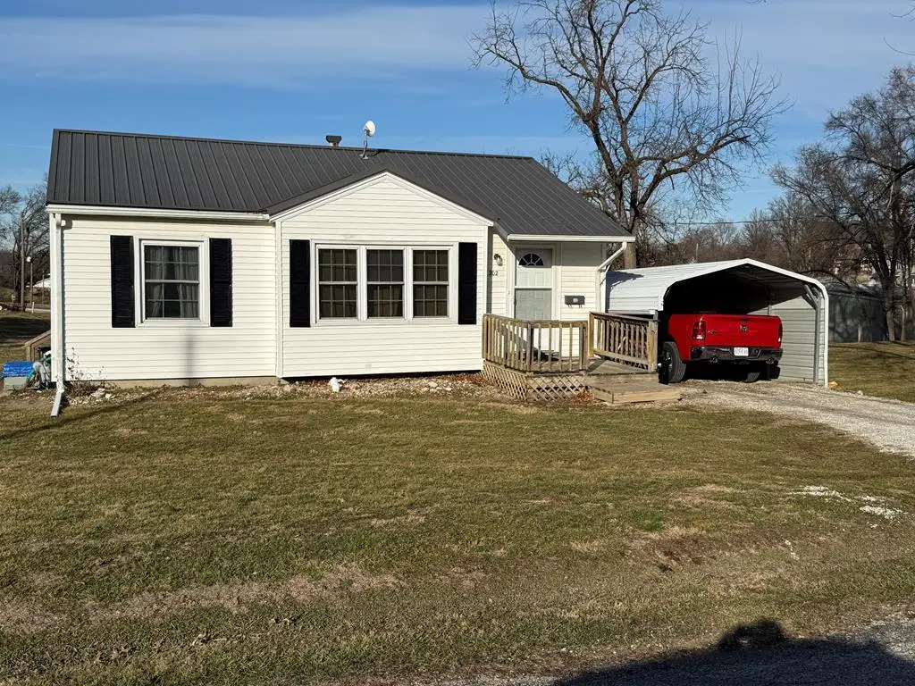 202 W Monticello