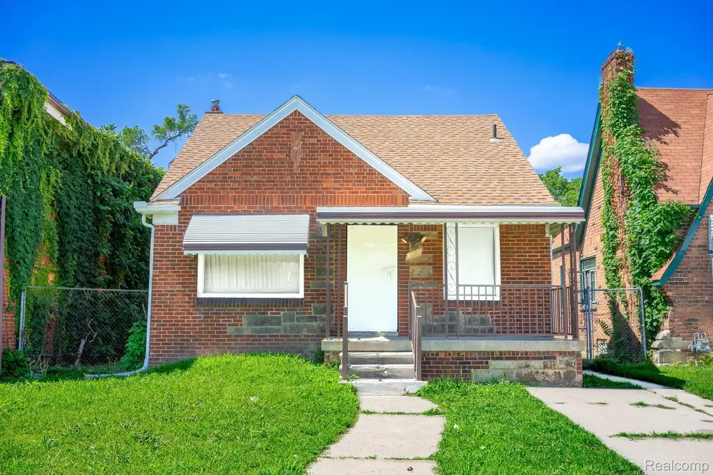 4224 W Davison