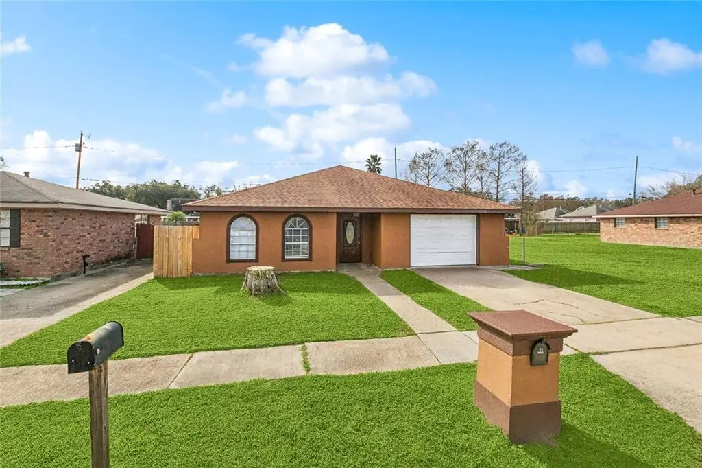 2325 River Queen Dr