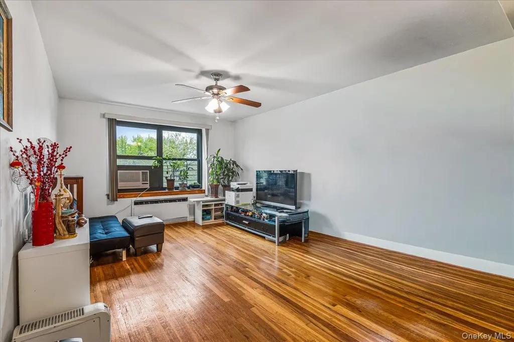 211-02 73rd Ave Unit 4P