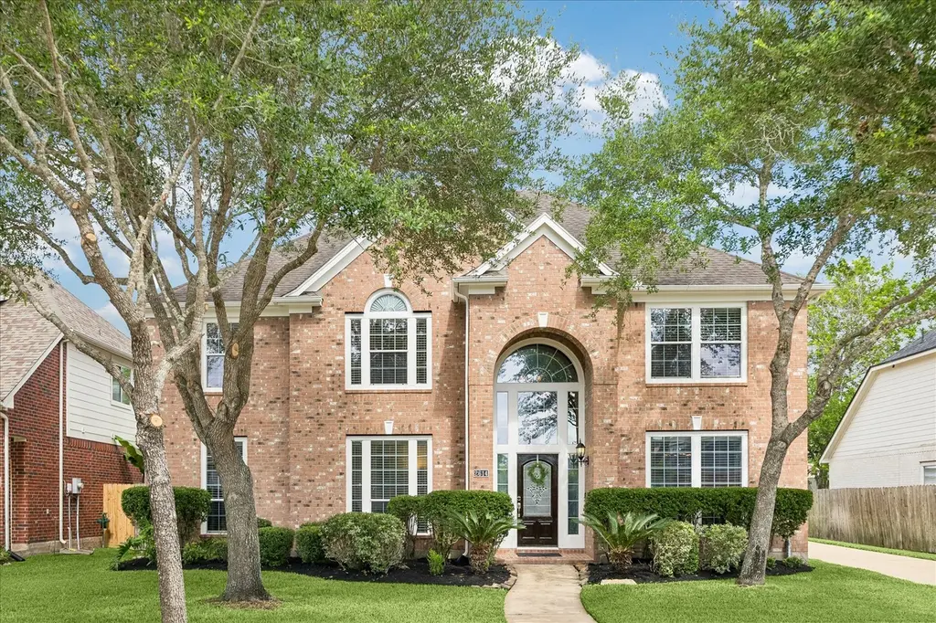 2614 Cezanne Cir
